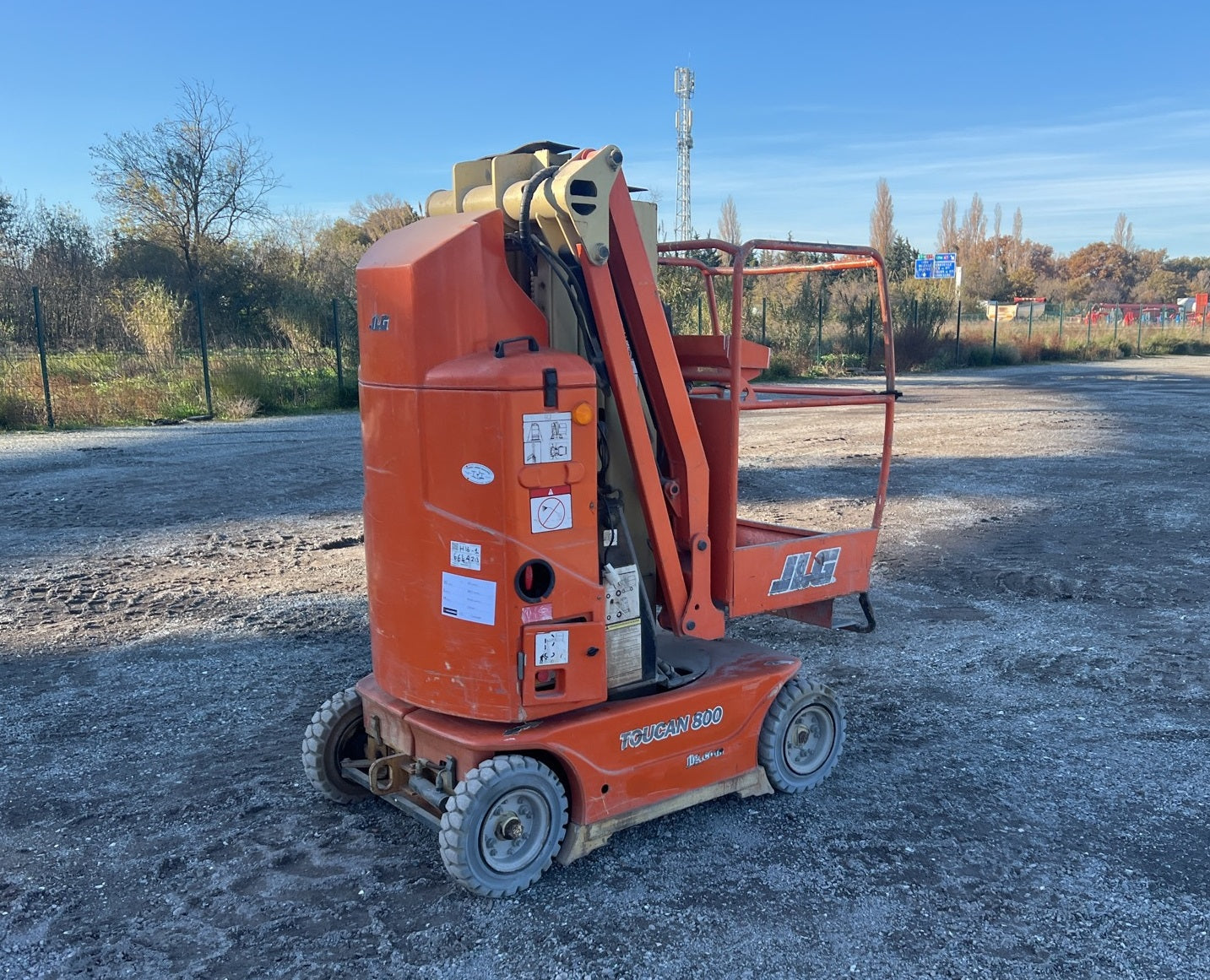 JLG TOUCAN 800
