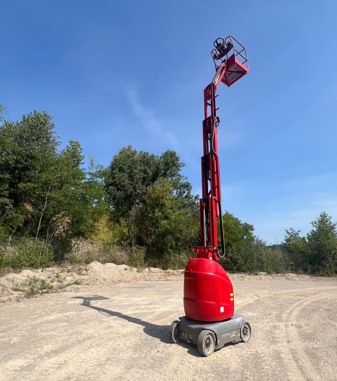 Plataforma elevadora vertical JLG Toucan 10 E año 2014 usada