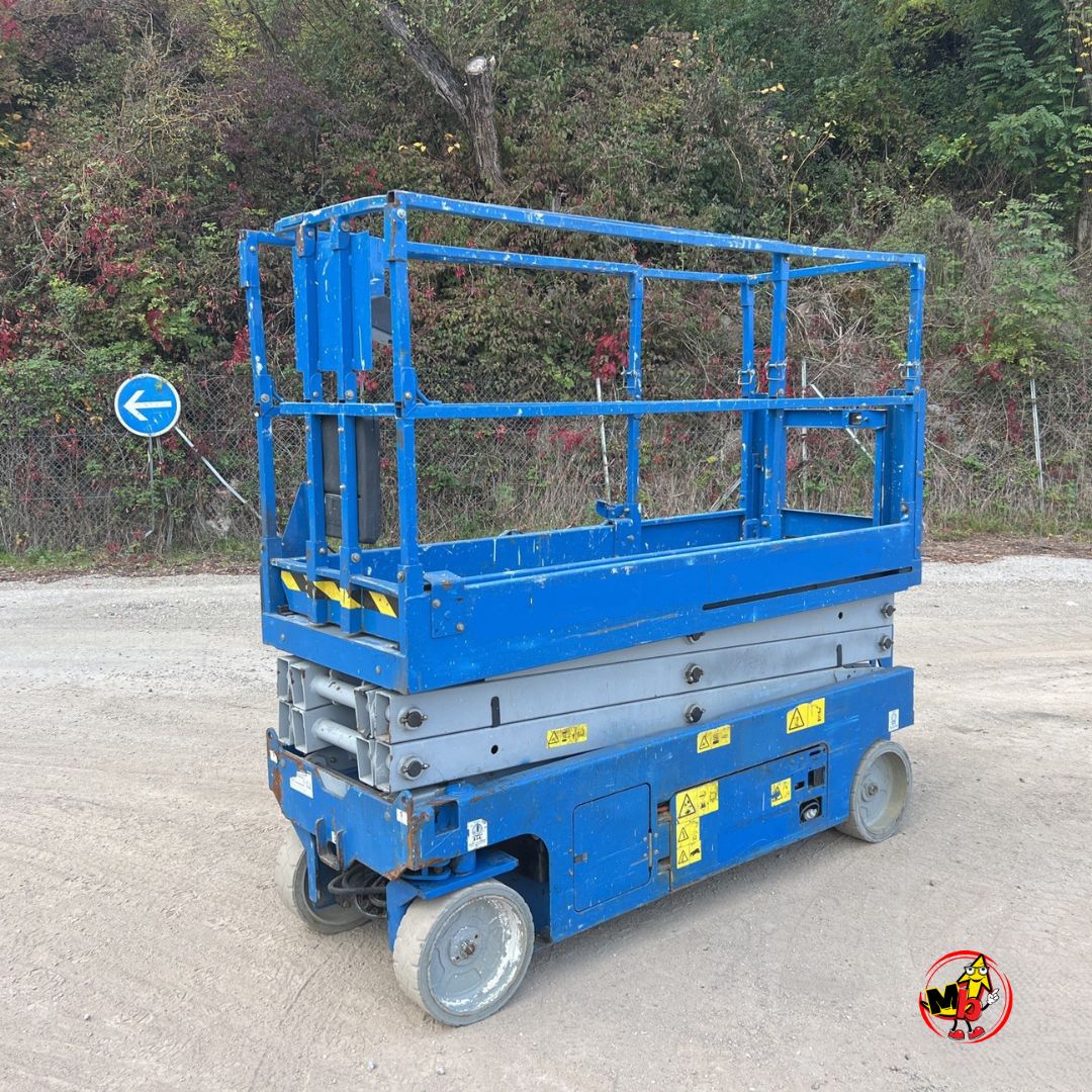 Genie GS2032 vista lateral mostrando su estructura compacta