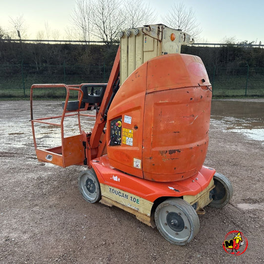 JLG Toucan 10E alcanzando altura de trabajo de 10 metros