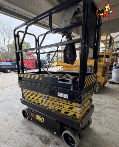 Plataforma elevadora Airo Micra 600 trabajando a 8 metros de altura