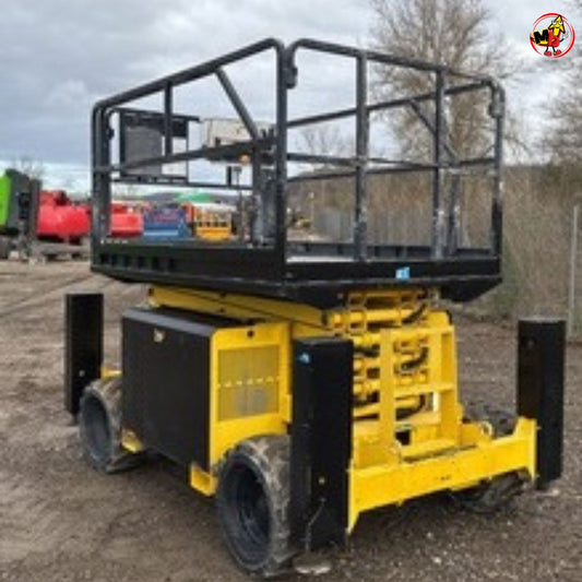 Plataforma elevadora de tijera todoterreno Airo X12 RTD 4x4 para trabajos en altura sobre terrenos difíciles