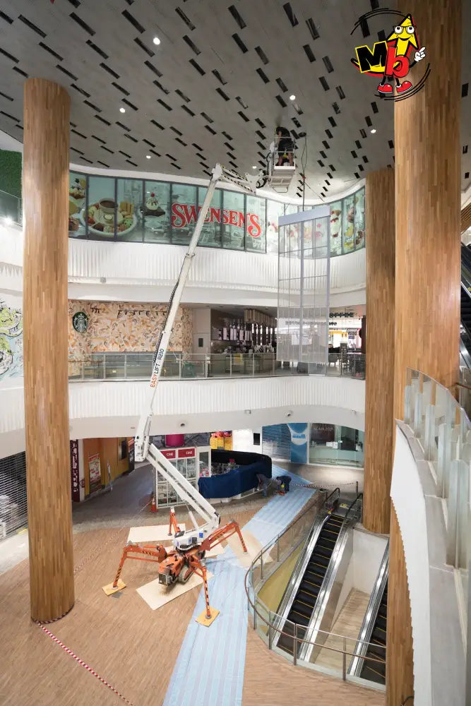 Araña EasyLift R210 Plataformas Elevadoras Nuevas en centre comercial