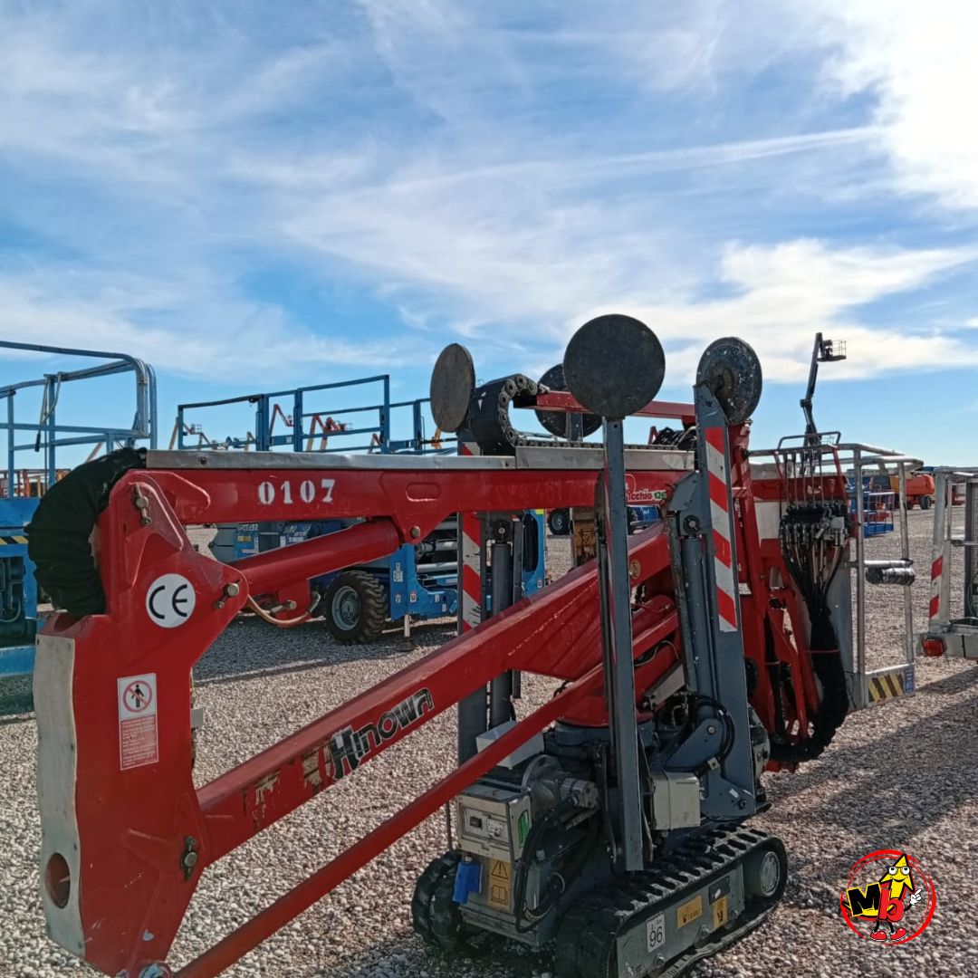  Plataforma articulada Oil & Steel para acceso en espacios reducidos