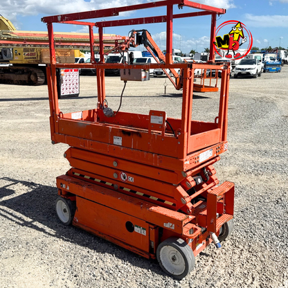 Plataforma elevadora tijera eléctrica Skyjack SJIII 3219 en buen estado de funcionamiento